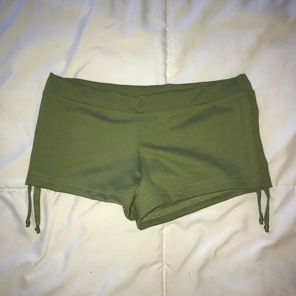 Olive green Mika yoga wear shorts xs/s